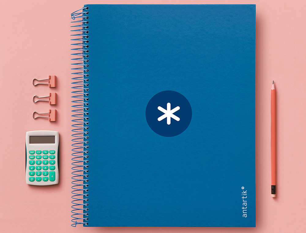 CADERNO ESPIRAL DIN A4 ANTARTIK CAPA FORRADA 120 F 100 GR QUADRICULA 5MM 5 BANDAS COR AZUL ESCURO