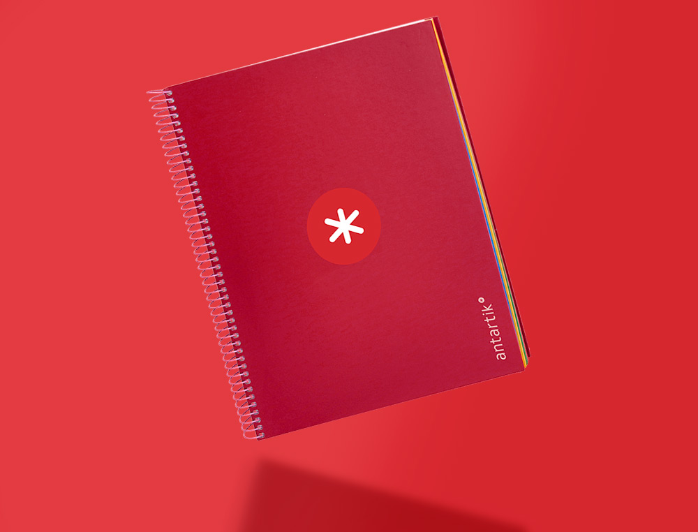 CADERNO ESPIRAL DIN A4 ANTARTIK CAPA FORRADA 120 F 100 GR PAUTADO 5 BANDAS COR FRAMBOESA