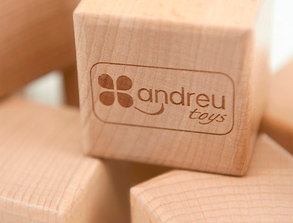 JOGO DIDATICO ANDREUTOYS 10 CUBOS SENSORIAIS COM SOM MADEIRA