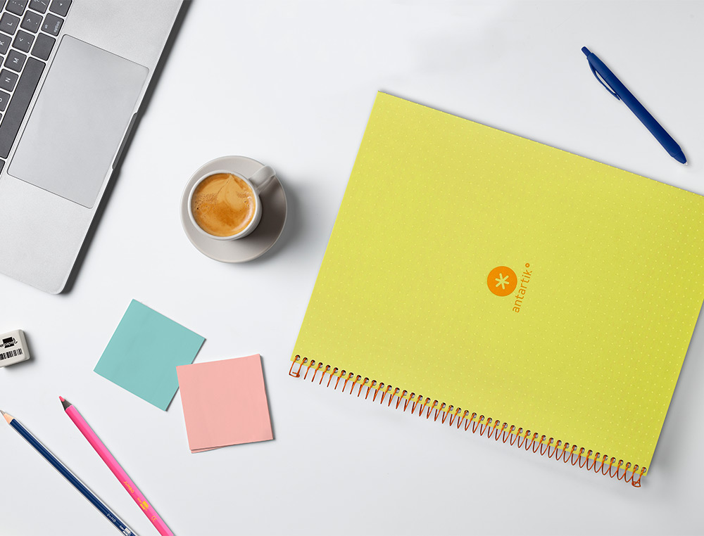 CADERNO ESPIRAL A4 MICRO ANTARTIK CAPA FORRADA 80F 90 GR PONTILHADO 1 BANDA 4 FUROS COR AMARELO