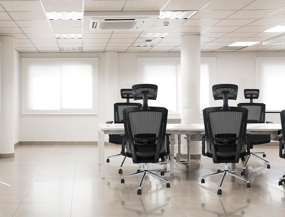 CADEIRA GIRATORIA Q-CONNECT ERGONOMICA ENCOSTO ALTO E APOIO DE CABECA AJUSTAVEL EM ALTURA 1180+100X630X625 MM COR PRETO