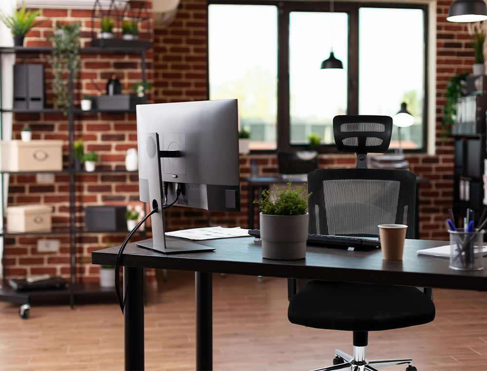 CADEIRA GIRATORIA Q-CONNECT ERGONOMICA ENCOSTO ALTO E APOIO DE CABECA AJUSTAVEL EM ALTURA 1180+100X630X625 MM COR PRETO
