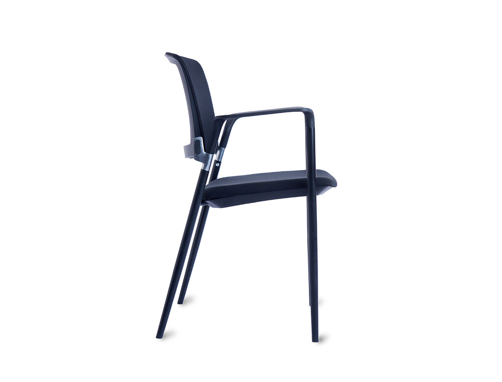 CADEIRA ROCADA CONFIDENTE BRACOS FIXOS ESTRUTURA METALICA ASSENTO TECIDO ANTI FOGO PRETO ENCOSTO MALHA 530X600X830 MM