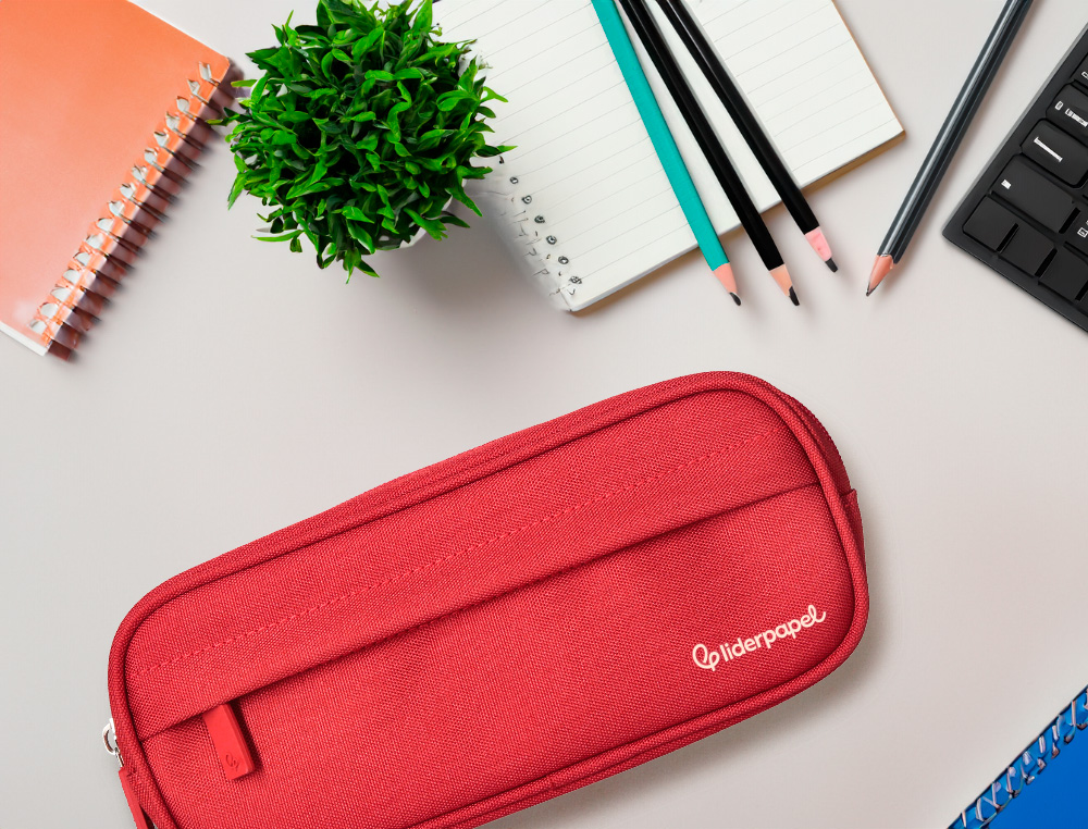 ESTOJO ESCOLAR LIDERPAPEL OVALADO 2 FECHOS COM BOLSO FRONTAL 210X90 MM VERMELHO