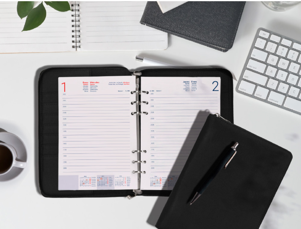 AGENDA ENCADERNADA LIDERPAPEL TARENTO 15*21 2026 DIA PAGINA CINZA PAPEL 70 GR FSC