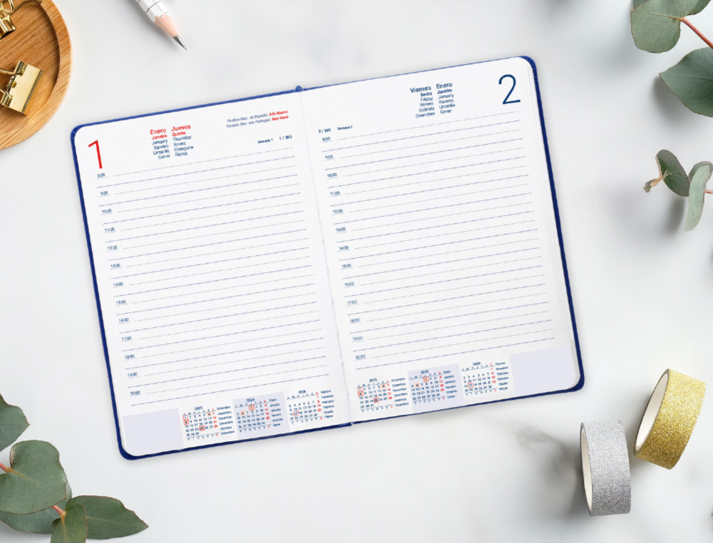 AGENDA ENCADERNADA LIDERPAPEL NOMI A6 2026 DIA PAGINA AZUL PAPEL 70 GR FSC