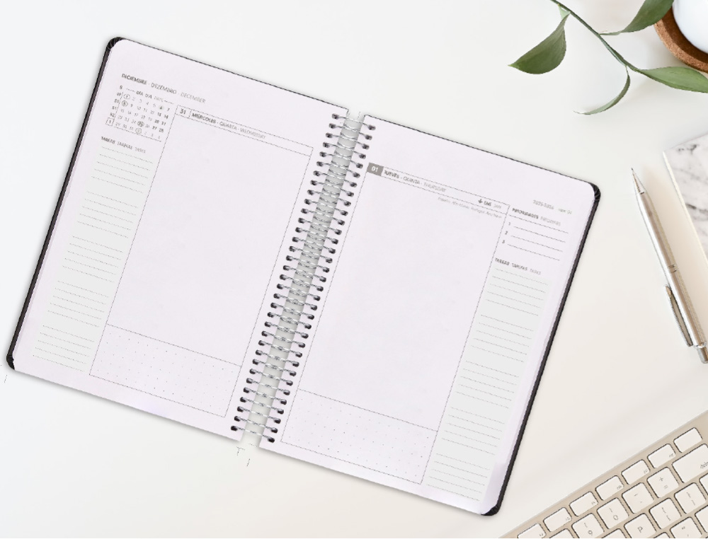 AGENDA ESPIRAL ANTARTIK HERE AND NOW A5+ 2026 DIA PAGINA ROXO PAPEL 80 GR FSC