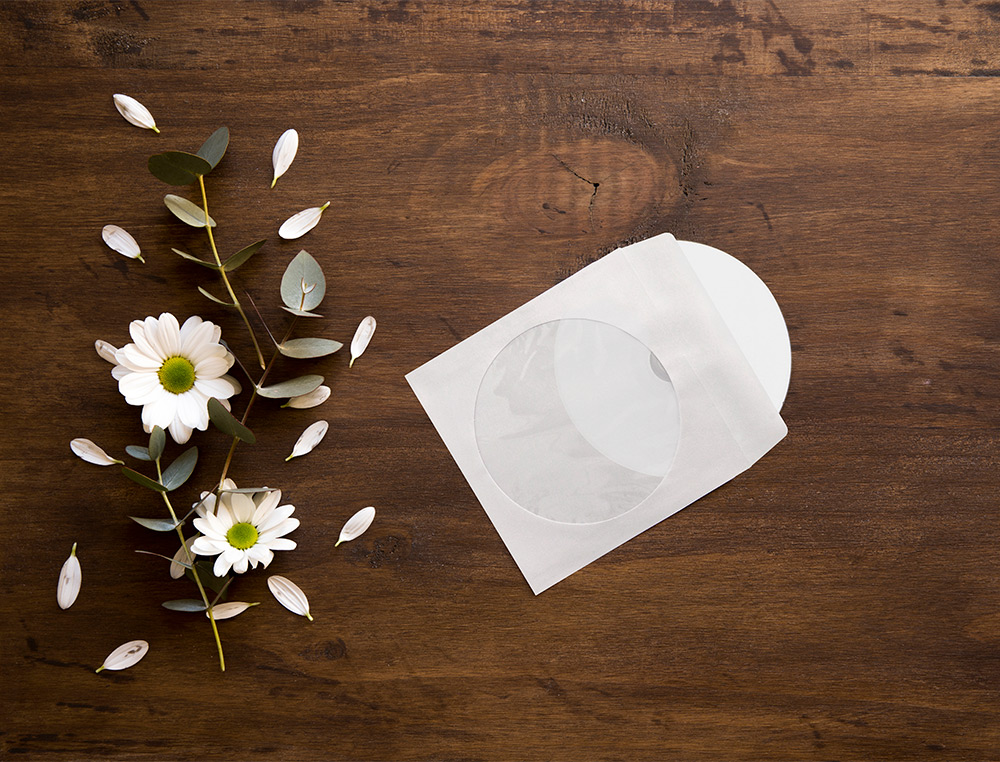 BOLSA DE PAPEL Q-CONNECT PARA CD / DVD EMBALAGEM DE 50 UNIDADES