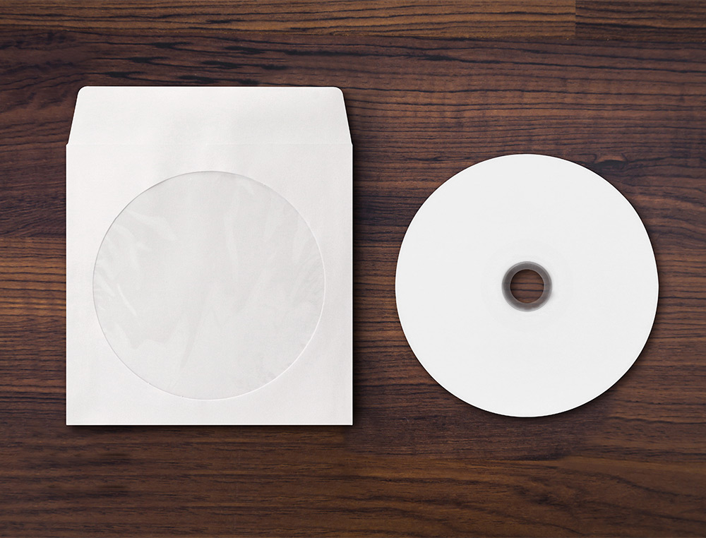 BOLSA DE PAPEL Q-CONNECT PARA CD / DVD EMBALAGEM DE 50 UNIDADES