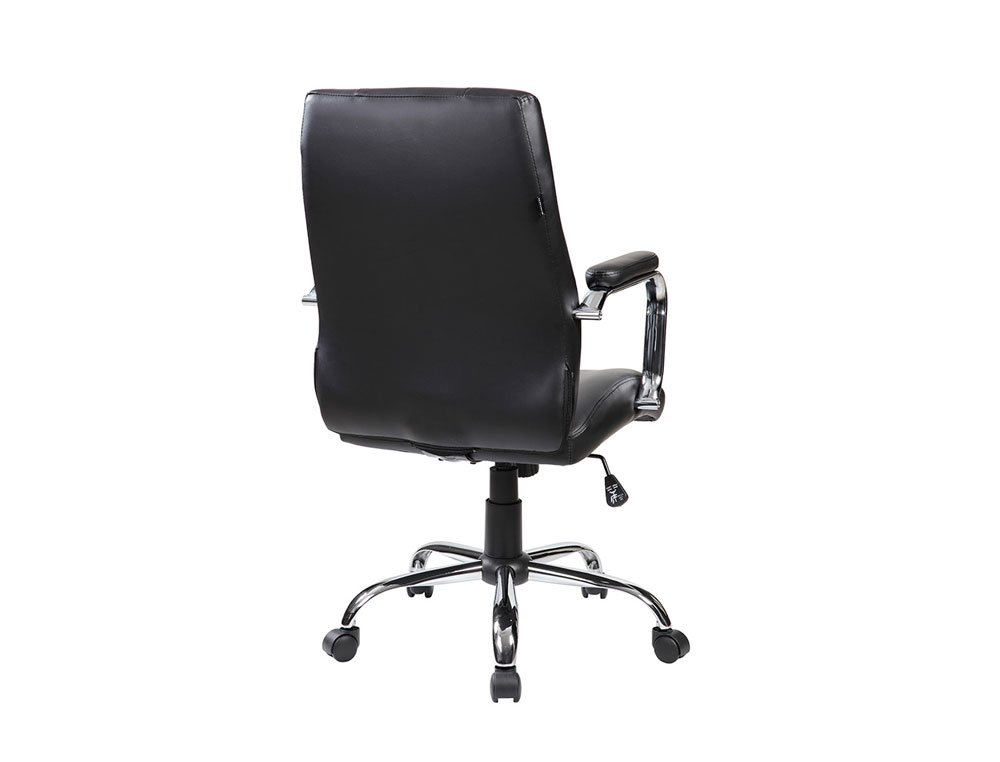 CADEIRA DE DIRECAO ROCADA PELE COM BRACOS BASE METALICA CROMADA DIAMETRO 700MM COSTAS 730MMX500MM