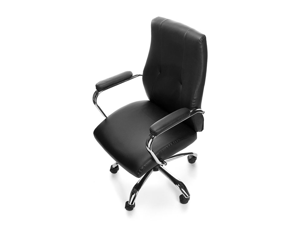 CADEIRA DE DIRECAO ROCADA PELE COM BRACOS BASE METALICA CROMADA DIAMETRO 700MM COSTAS 730MMX500MM