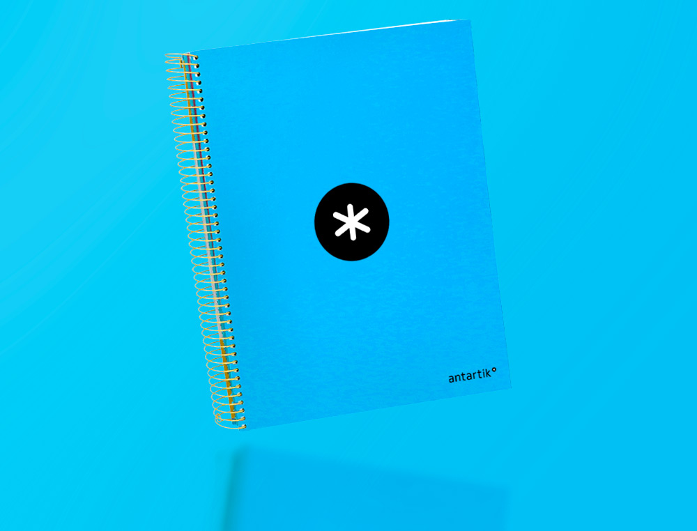CADERNO ESPIRAL DIN A4 ANTARTIK CAPA FORRADA 120 F 100 GR LISO COM BANDAS DE CORES 4 FUROS COR AZUL